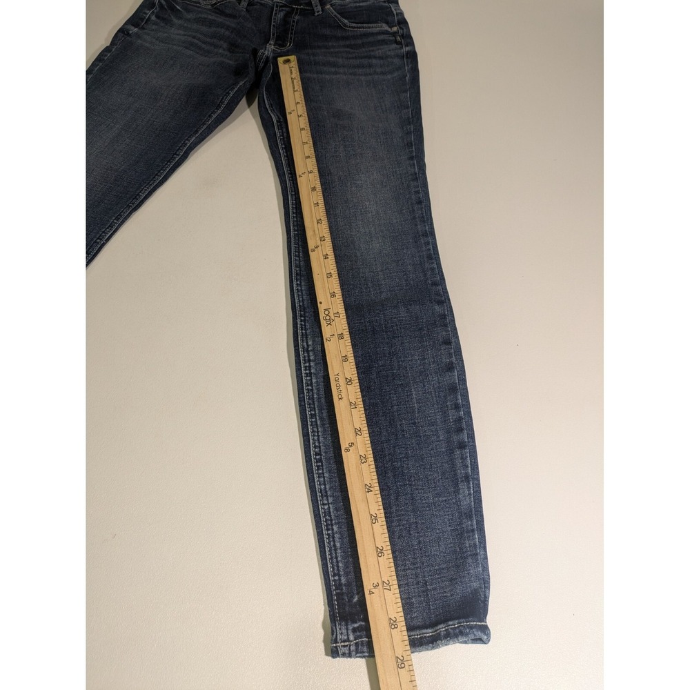 Silver Jeans Co. Women's Britt Low Rise Curvy Fit Skinny Jeans, 28/29 - Picture 3 of 8